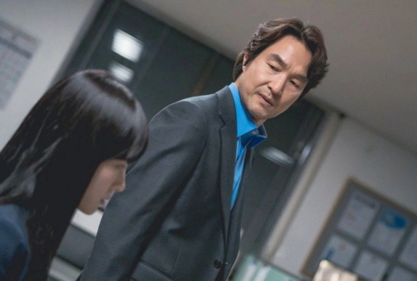 Кадр из дорамы Такой близкий предатель