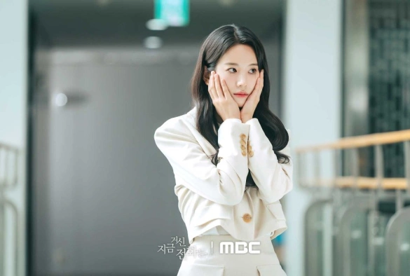 Кадр из дорамы Набранный вами номер