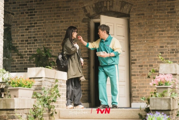 Кадр из дорамы Возлюби врага своего