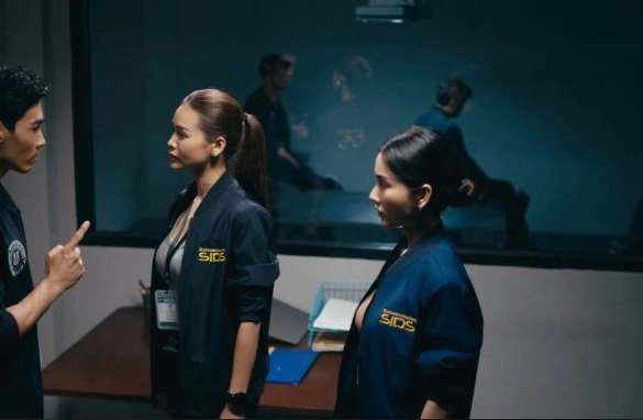 Кадр из дорамы Петрикор