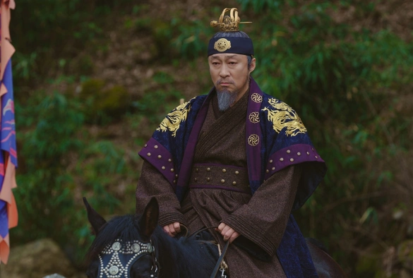 Кадр из дорамы Королева Вонгён