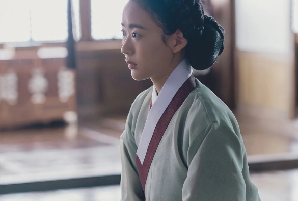 Кадр из дорамы Королева Вонгён