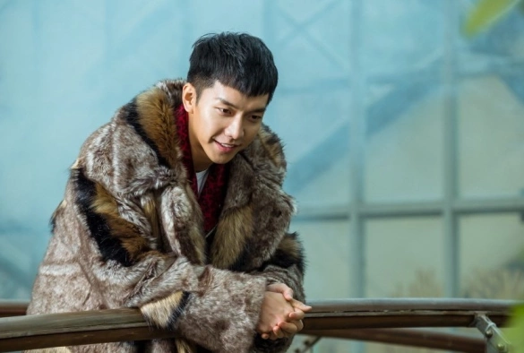 Кадр из дорамы Хваюги