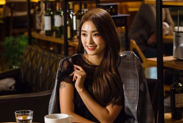 Кадр из дорамы Хваюги