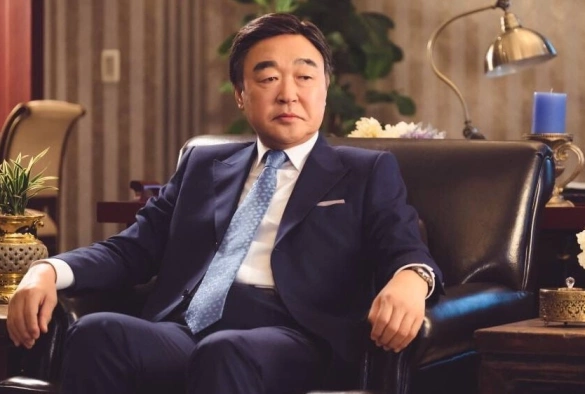 Кадр из дорамы Хваюги