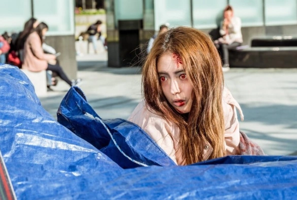 Кадр из дорамы Хваюги