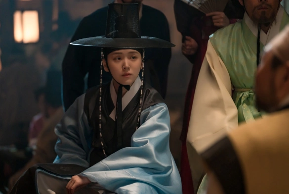 Кадр из дорамы Гостевой дом в Ханьяне