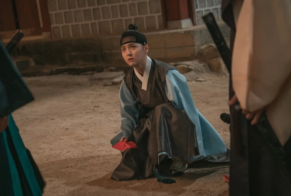 Кадр из дорамы Гостевой дом в Ханьяне