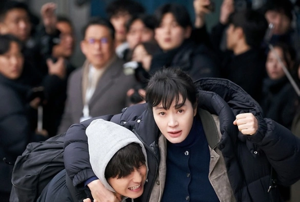 Кадр из дорамы Без маски