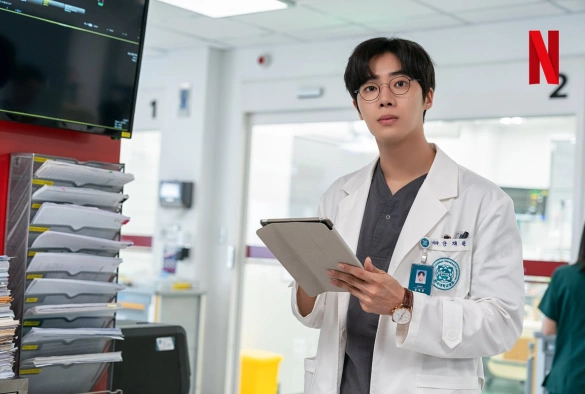 Кадр из дорамы Травматологический центр