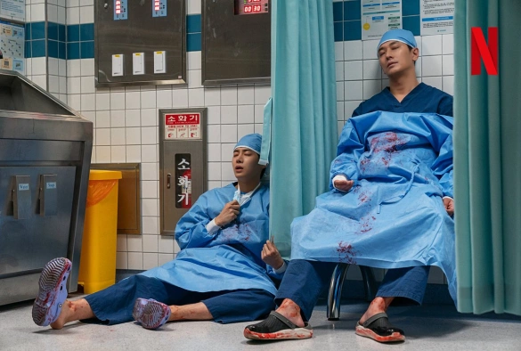 Кадр из дорамы Травматологический центр