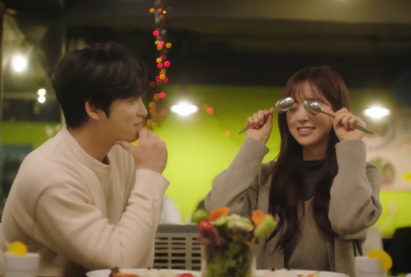 Кадр из дорамы Стирая плохие воспоминания