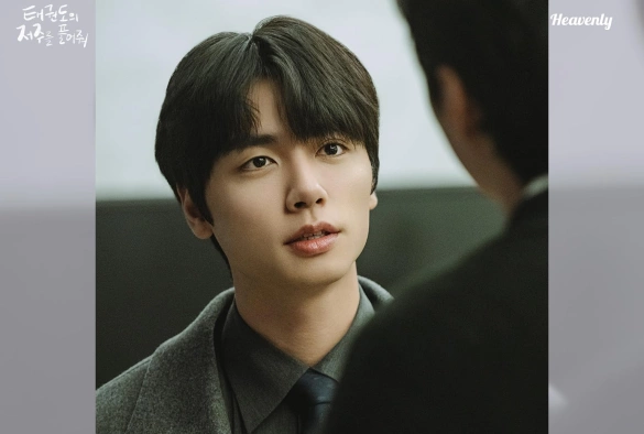 Кадр из дорамы Освободись от проклятия тхэквондо