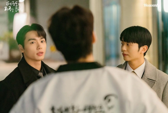 Кадр из дорамы Освободись от проклятия тхэквондо