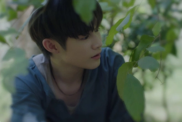 Кадр из дорамы Два мира