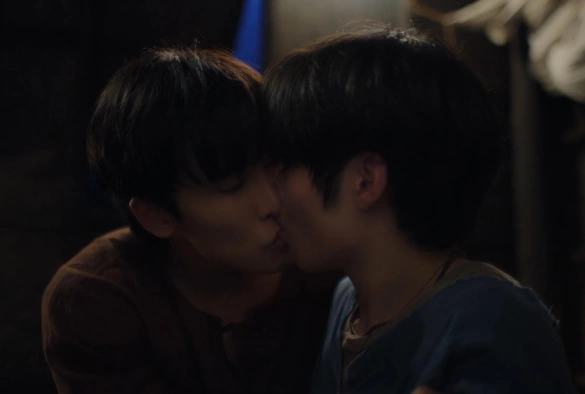 Кадр из дорамы Два мира