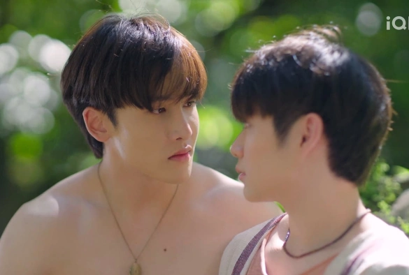 Кадр из дорамы Два мира