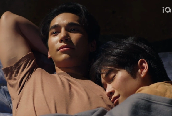 Кадр из дорамы Два мира