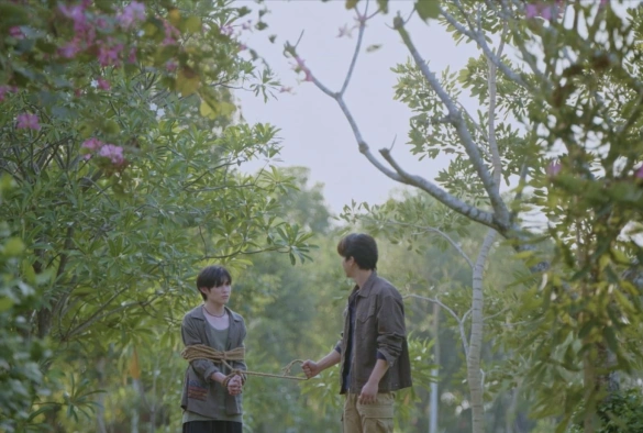 Кадр из дорамы Два мира