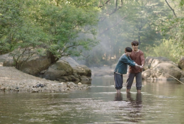 Кадр из дорамы Два мира