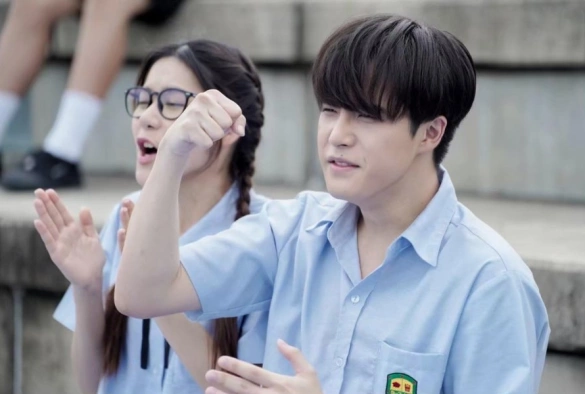 Кадр из дорамы 23,5 градуса наклона Земли