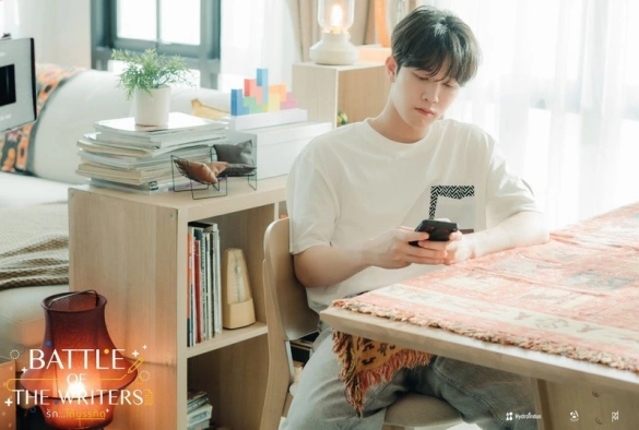 Кадр из дорамы Битва писателей