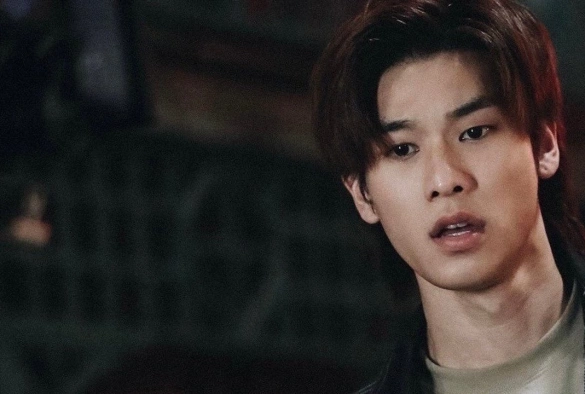 Кадр из дорамы Век любви