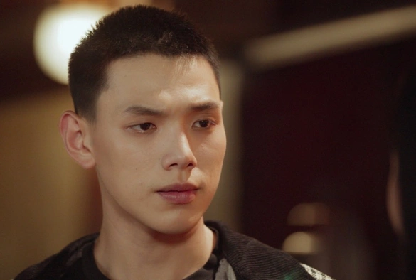 Кадр из дорамы Век любви