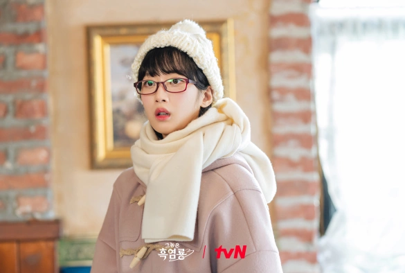 Кадр из дорамы Этот парень — чёрный огненный дракон