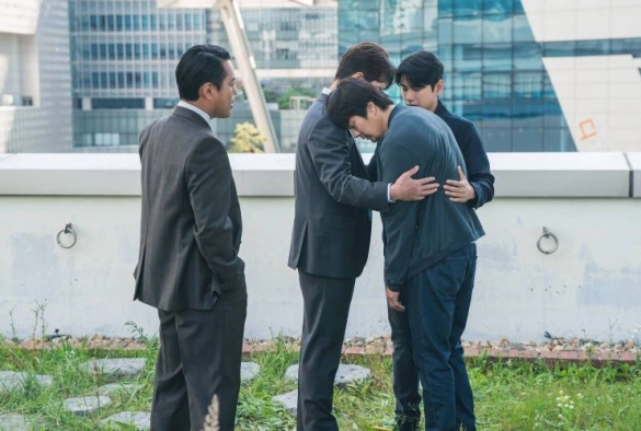 Кадр из дорамы Хитмэн 2