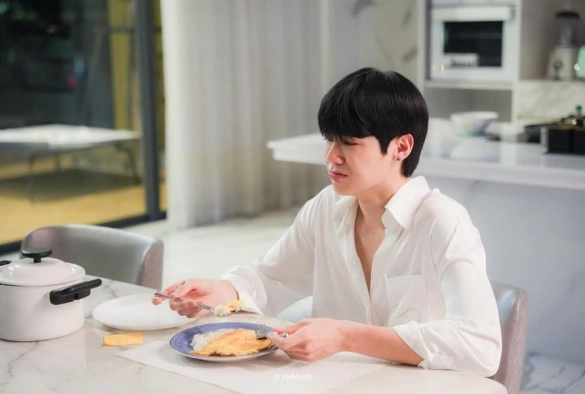 Кадр из дорамы Океан любви