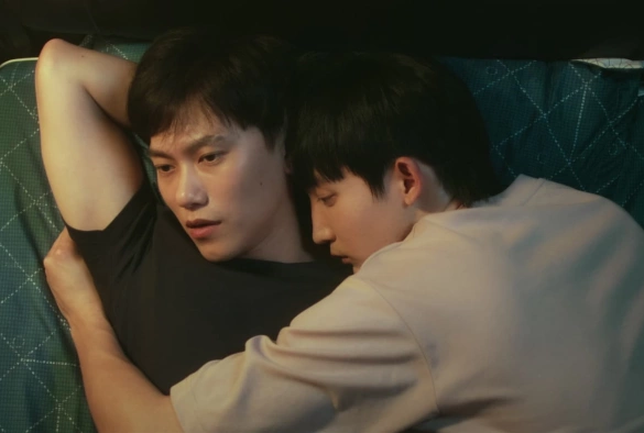 Кадр из дорамы О неизвестных нас