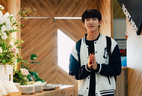 Кадр из дорамы О неизвестных нас