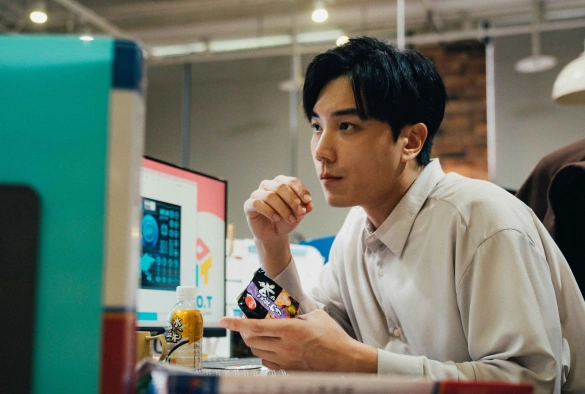 Кадр из дорамы О неизвестных нас