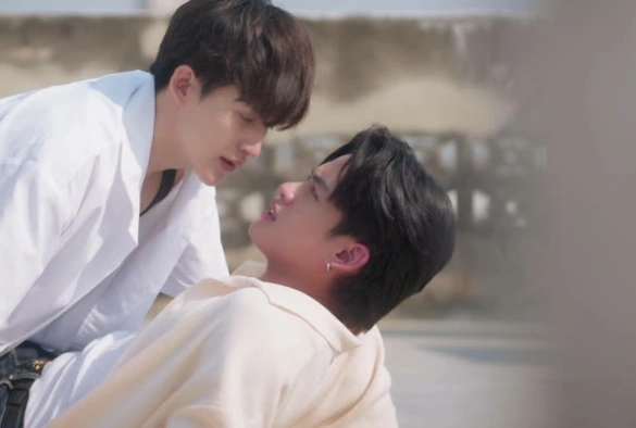 Кадр из дорамы Глубокая синяя ночь