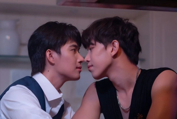 Кадр из дорамы Глубокая синяя ночь