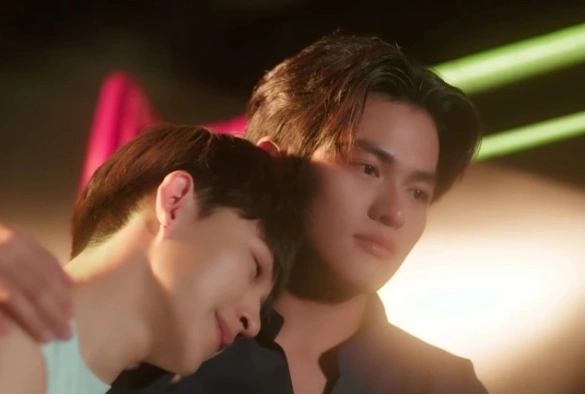 Кадр из дорамы Глубокая синяя ночь