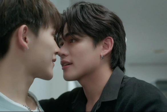 Кадр из дорамы Глубокая синяя ночь