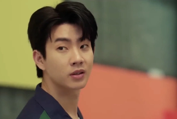 Кадр из дорамы Стажёр