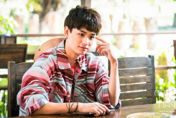 Кадр из дорамы Заблудившийся в лесу