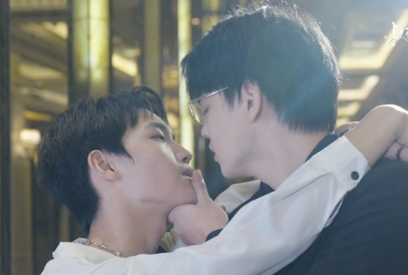 Кадр из дорамы Неизвестный дядя