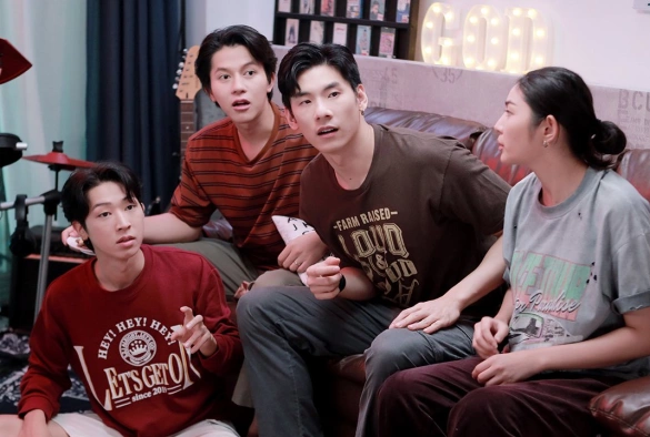 Кадр из дорамы Монстр по соседству