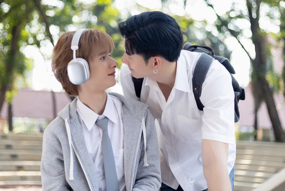 Кадр из дорамы Монстр по соседству