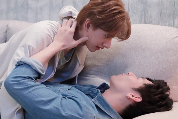 Кадр из дорамы Монстр по соседству