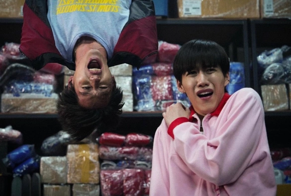 Кадр из дорамы Красный конверт