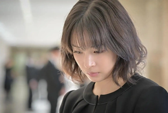 Кадр из дорамы Кто видел танец павлина в джунглях?