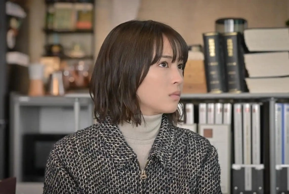 Кадр из дорамы Кто видел танец павлина в джунглях?