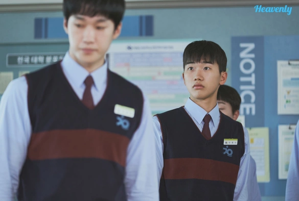 Кадр из дорамы Хи Су во втором классе