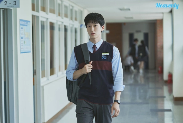 Кадр из дорамы Хи Су во втором классе