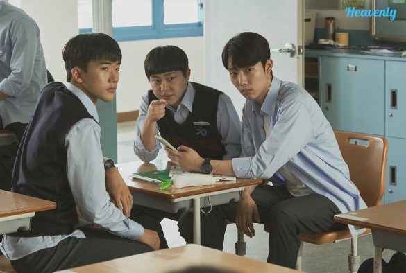 Кадр из дорамы Хи Су во втором классе